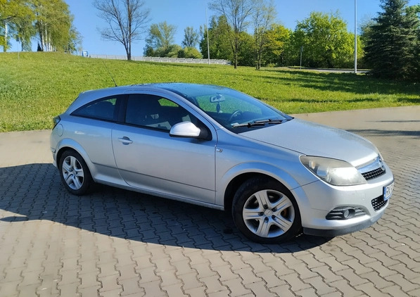 Opel Astra cena 10900 przebieg: 243000, rok produkcji 2009 z Ustrzyki Dolne małe 254